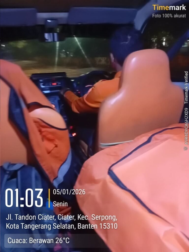 Evakuasi wanita tenggelam di Tandon oleh BPBD Tangsel. FOTO : Henny06-PBMI