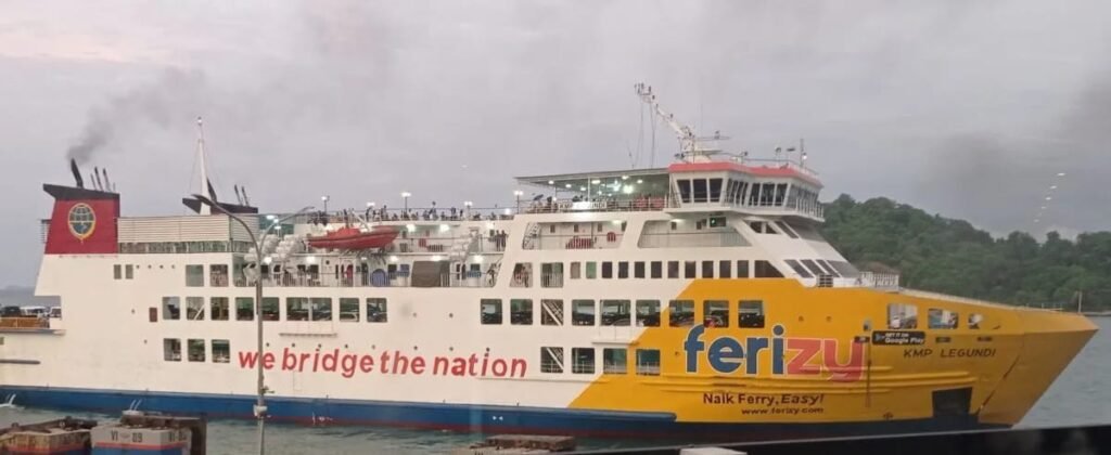 Pengelolaan kantin di atas KMP Lagundi, kapal milik PT ASDP Indonesia Ferry (Persero), menjadi sorotan. FOTO: Budi05-PBMI