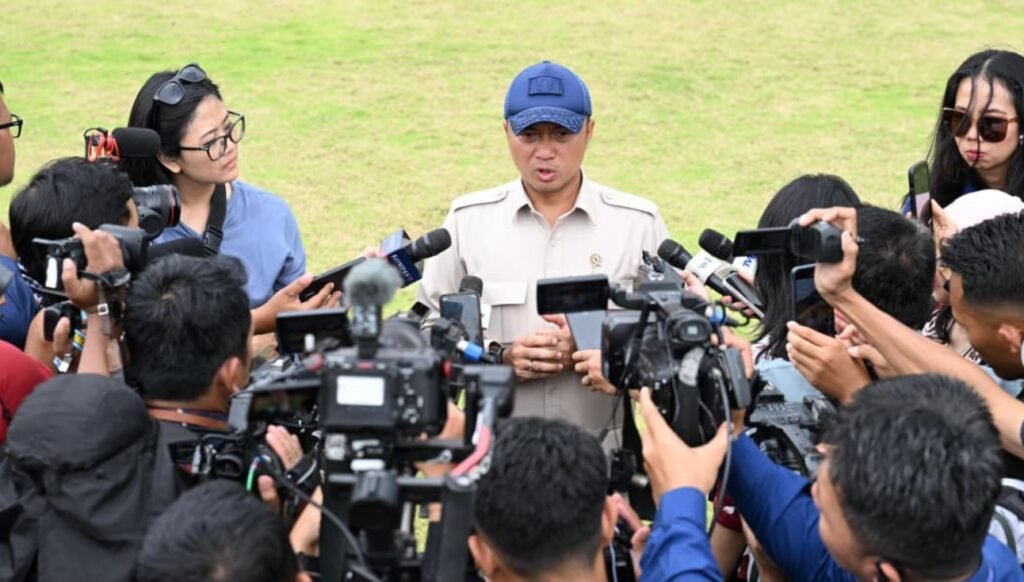 Menteri Sekretaris Negara Prasetyo Hadi menyampaikan keterangannya kepada awak media di Ibu Kota Nusantara (IKN) pada Selasa, 13 Januari 2026. Foto: BPMI Setpres
