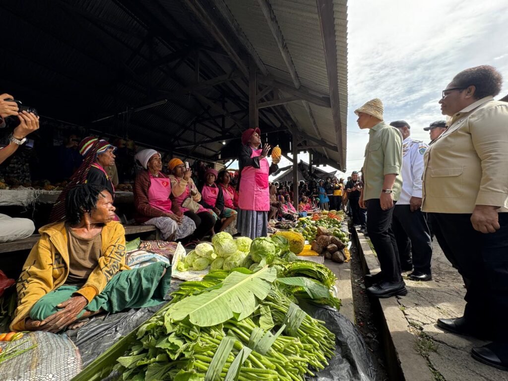 Gibran Rakabuming pagi ini meninjau Pasar Potikelek di Wamena, Kabupaten Jayawijaya, Provinsi Papua Pegunungan, Rabu (14/01/2026). FOTO: BPMI Setpres