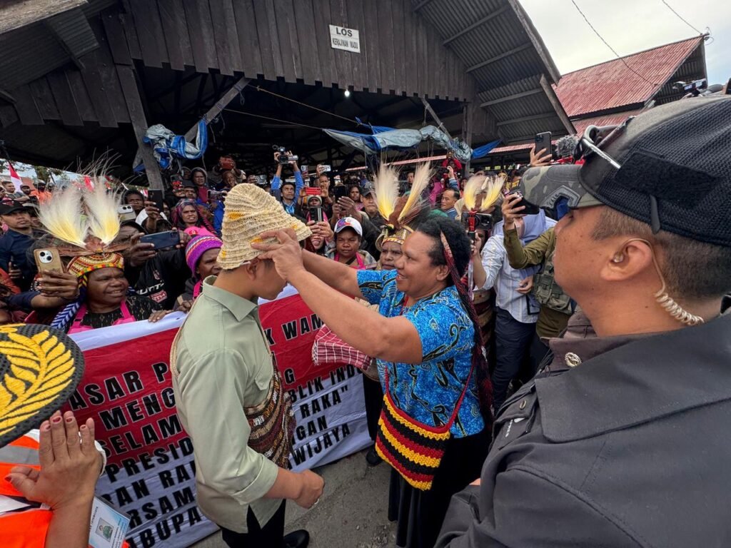 Gibran Rakabuming pagi ini meninjau Pasar Potikelek di Wamena, Kabupaten Jayawijaya, Provinsi Papua Pegunungan, Rabu (14/01/2026). FOTO: BPMI Setpres