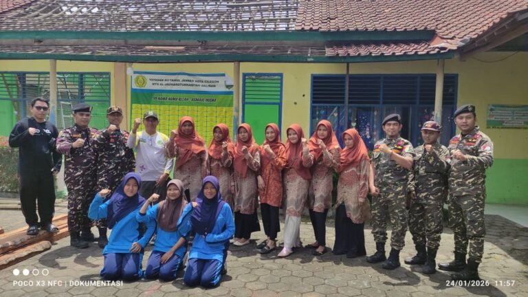 Yayasan Pendidikan Islam dengan Beragam Cabang, Gelar Gotong Royong Bersama Masyarakat dan Banser. FOTO : Budi05/portalbmi.id