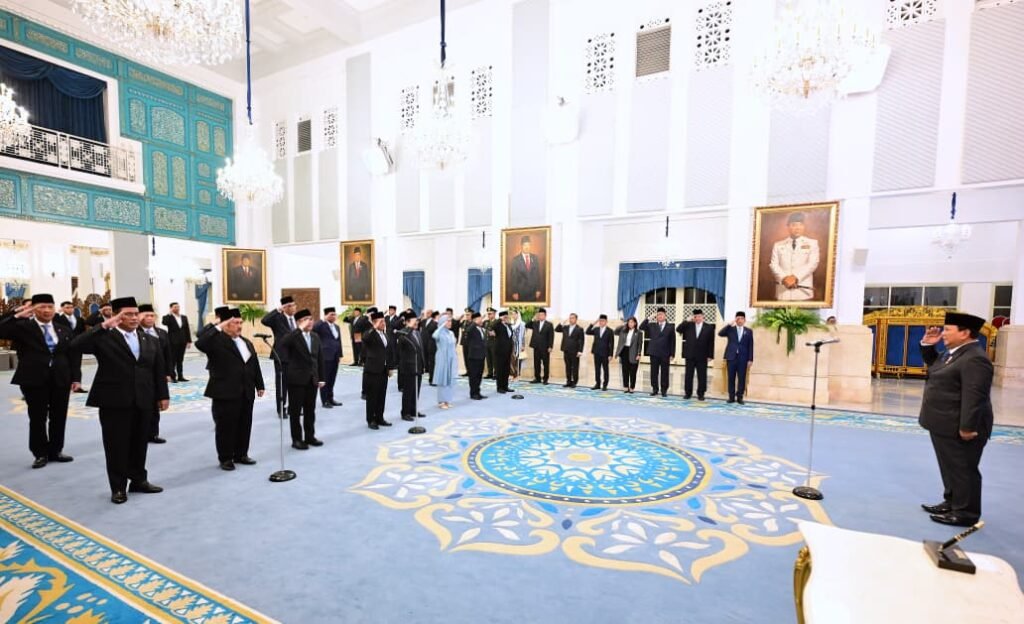 Gibran Rakabuming menghadiri pelantikan keanggotaan Dewan Energi Nasional yang dipimpin Presiden Prabowo Subianto di Istana Negara, Jakarta, Rabu (28/01/2026). FOTO: BPMI Setpres