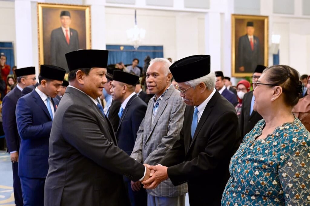 Gibran Rakabuming menghadiri pelantikan keanggotaan Dewan Energi Nasional yang dipimpin Presiden Prabowo Subianto di Istana Negara, Jakarta, Rabu (28/01/2026). FOTO: BPMI Setpres