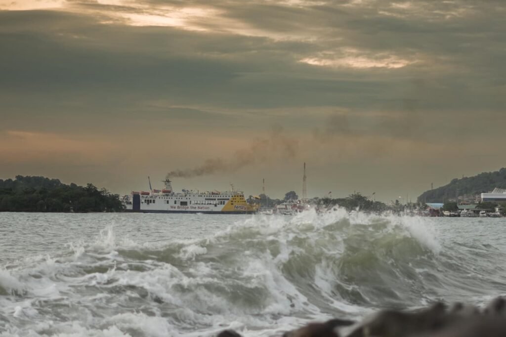 PT ASDP Indonesia Ferry (Persero) memastikan setiap perjalanan itu berlangsung lebih aman, tertib, dan lancar, khususnya di lintasan strategis Sumatera–Jawa–Bali. FOTO: Budi05/ portalbmi.id