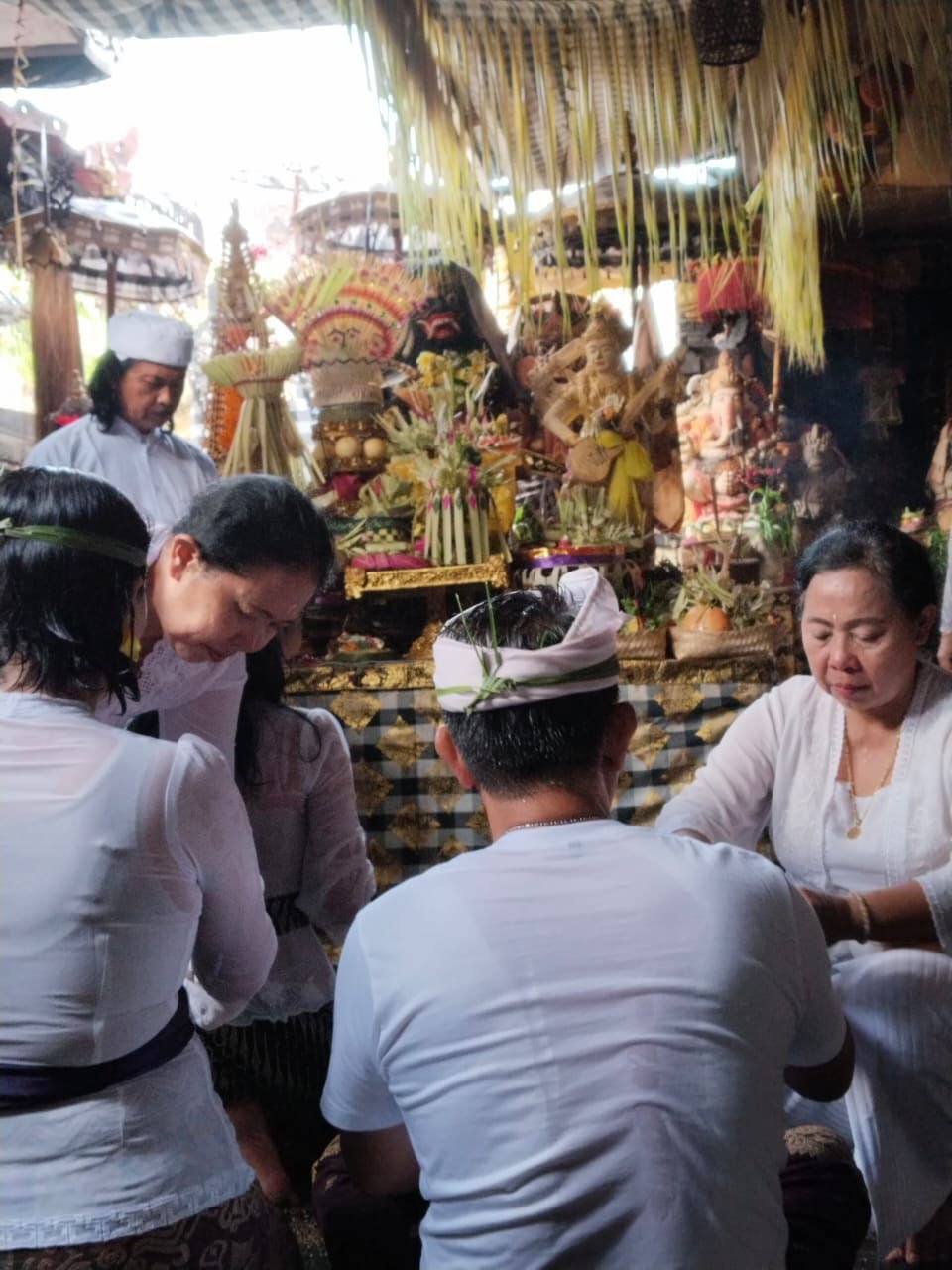 Pesraman Yoga Kereta Kencana Emas sukses menyelenggarakan Ritual Ruwatan Pengenteg Bayu pada Rabu, 28 Januari 2026. FOTO: Ayu05/ portalbmi.id