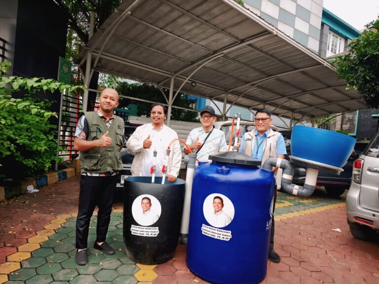Gencarkan Pengolahan Sampah Organik dari Sumber, Toren POC Disalurkan ke TPS3R Tangsel. FOTO: BP Setda Banten