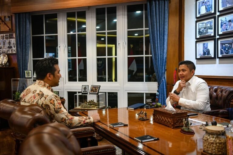 Sekretaris Kabinet Terima Wakil Gubernur Jawa Timur,