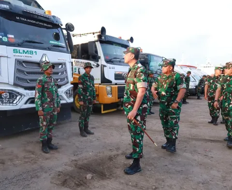 Almatzi bantuan dari Kepala Staf Angkatan Darat (Kasad) Jenderal TNI Maruli Simanjuntak tiba di Dermaga 202 Ujung Baru. PORTALBMI.ID