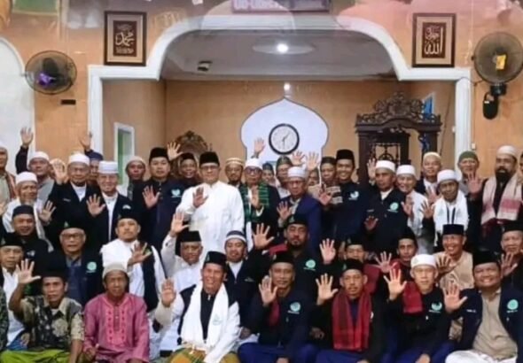 Wakil Bupati Sambas, Heroaldi Djuhardi Alwi, menghadiri kegiatan Sajadah Fajar. FOTO: Aep06/ portalbmi.id