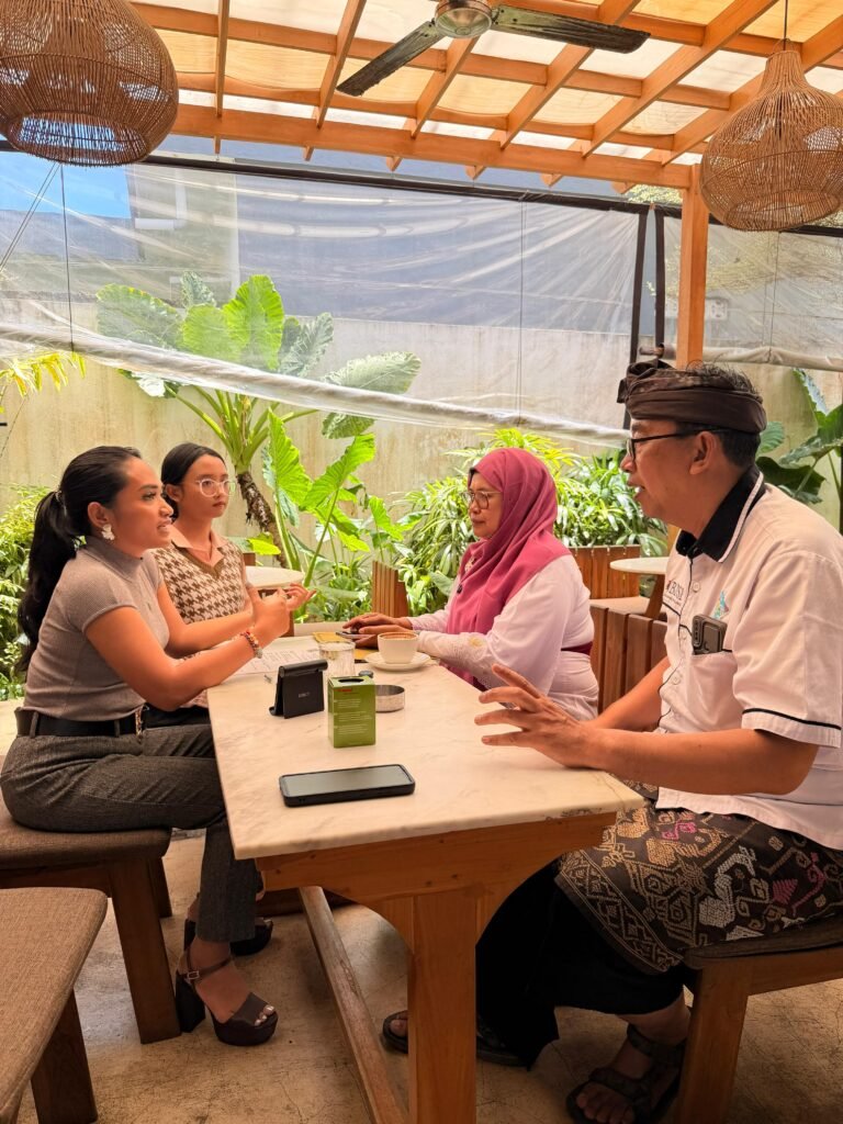 PT. Bali Pro Solusi menerima kunjungan guru-guru SMK Negeri 2 Denpasar dalam rangka mendampingi siswa yang tengah melaksanakan PKL jurusan Akuntansi. FOTO: Ayu05/ portalbmi.id