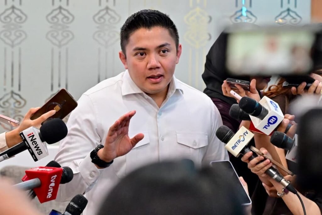 Seskab Teddy dalam keterangannya kepada awak media di Kompleks Istana Kepresidenan, Jakarta pada Selasa, 3 Februari 2026. FOTO: BPMI Setpres