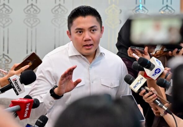 Seskab Teddy dalam keterangannya kepada awak media di Kompleks Istana Kepresidenan, Jakarta pada Selasa, 3 Februari 2026. FOTO: BPMI Setpres