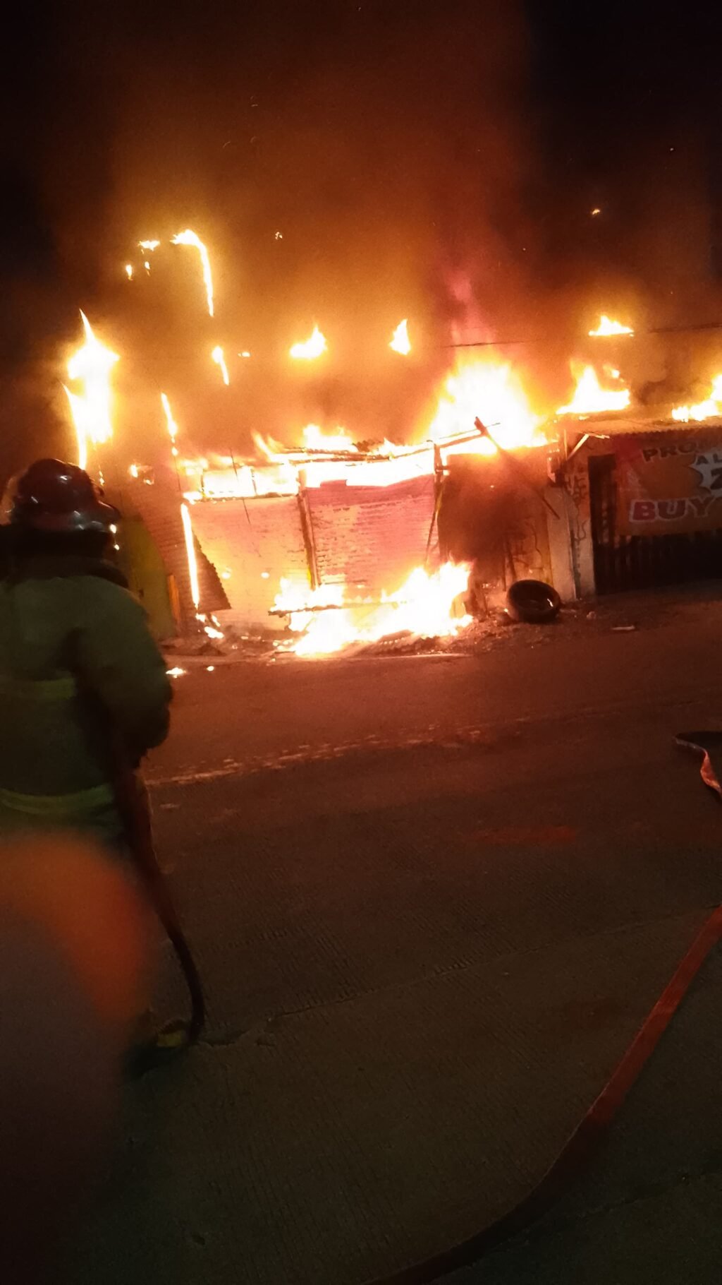 Kebakaran Hanguskan Kios Tambal Ban di Pamulang. FOTO: Henny06/ portalbmi.id