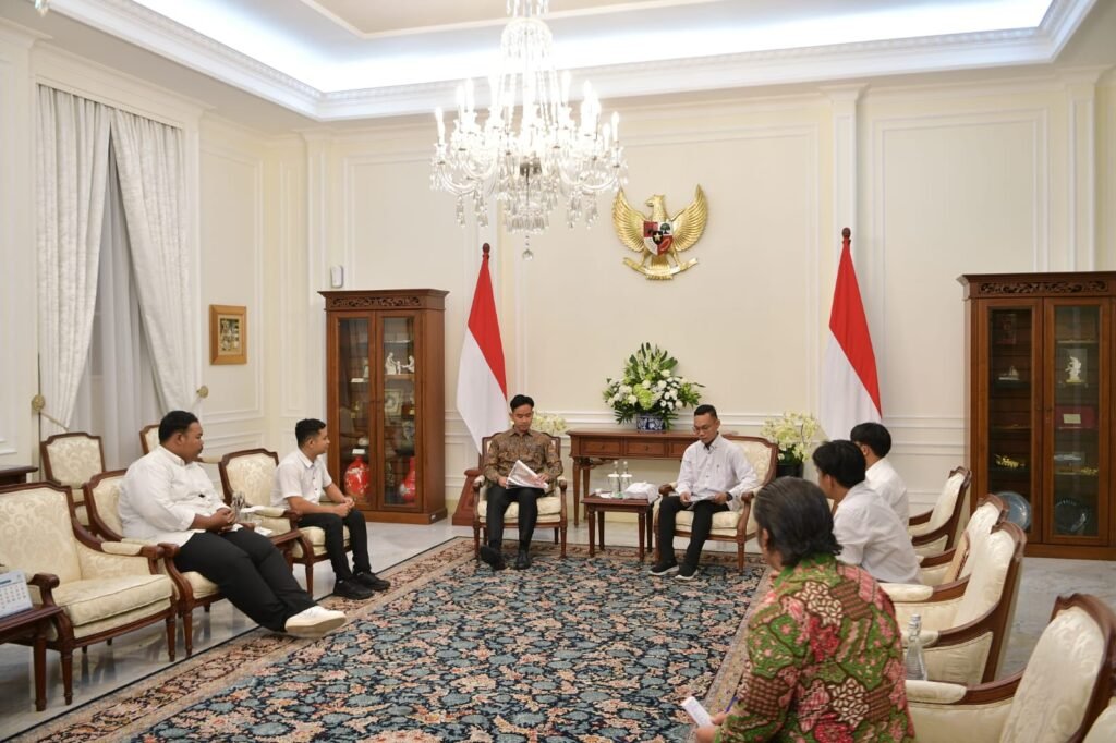 Gibran Rakabuming menerima audiensi Ikatan Mahasiswa Sumatra Utara (IMSU) di Istana Wakil Presiden, Jakarta, Kamis (05/02/2026). FOTO: BPMI Setpres