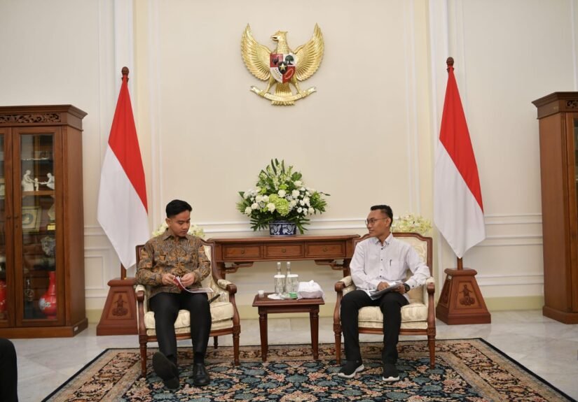 Gibran Rakabuming menerima audiensi Ikatan Mahasiswa Sumatra Utara (IMSU) di Istana Wakil Presiden, Jakarta, Kamis (05/02/2026). FOTO: BPMI Setpres
