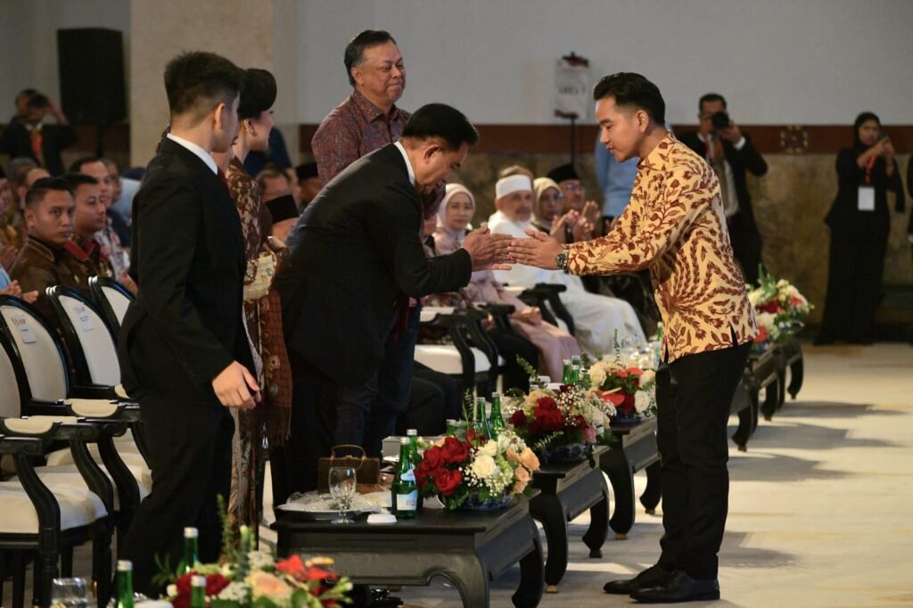 Wakil Presiden (Wapres) Gibran Rakabuming menghadiri acara Peluncuran Delapan Buku Rekam Jejak 70 Tahun Prof. Dr. Yusril Ihza Mahendra. FOTO: BPMI Setpres