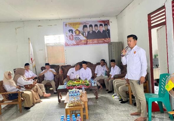 Ketua DPC Partai Gerindra Kabupaten Sambas, H. Abu Bakar, S.Pd.I., bersama Wakil Ketua DPC Kaltin, S.Pd., M.E., dalam HUT GERINDRA Ke 18. FOTO: Nop06/ portalbmi.id