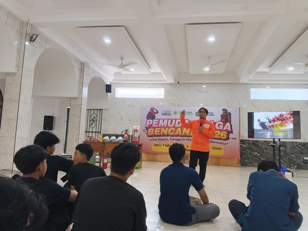 Puluhan pemuda berkumpul di Masjid Arrahmah, Rempoa, pada Sabtu (7/2) siang untuk mengikuti pelatihan "Pemuda Siaga Bencana 2026". FOTO: Henny06/portalbmi.id