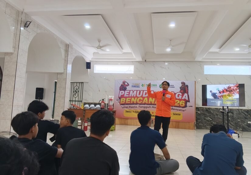 Puluhan pemuda berkumpul di Masjid Arrahmah, Rempoa, pada Sabtu (7/2) siang untuk mengikuti pelatihan "Pemuda Siaga Bencana 2026". FOTO: Henny06/portalbmi.id