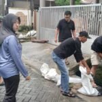 Giat kerjabakti RW 11 komplek puri megah, FOTO: portalbmi.id