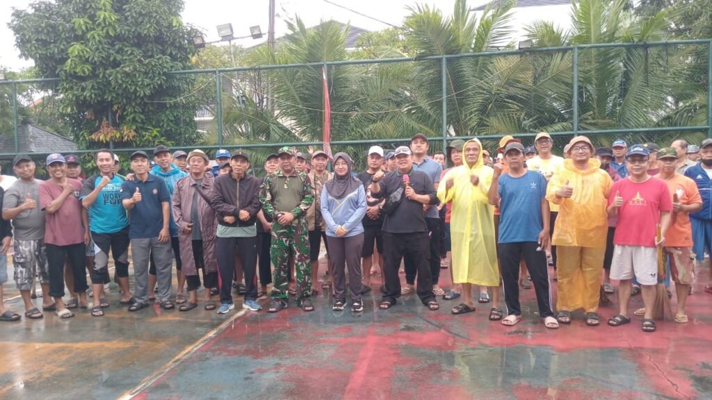 Giat kerjabakti RW 11 komplek puri megah, FOTO: portalbmi.id