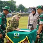 Upacara pembukaan dipimpin langsung oleh Hj. Ratu Rachmatuzakiyah selaku Inspektur Upacara.. FOTO: Budi05/portalbmi.id