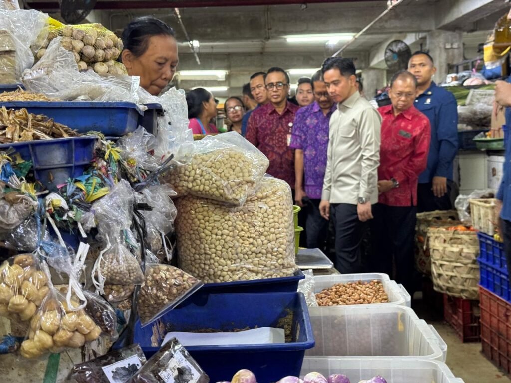 Wapres Gibran Rakabuming mengunjungi Pasar Badung, Kota Denpasar, Bali, Jumat (13/02/2026), FOTO: BPMI Setpres