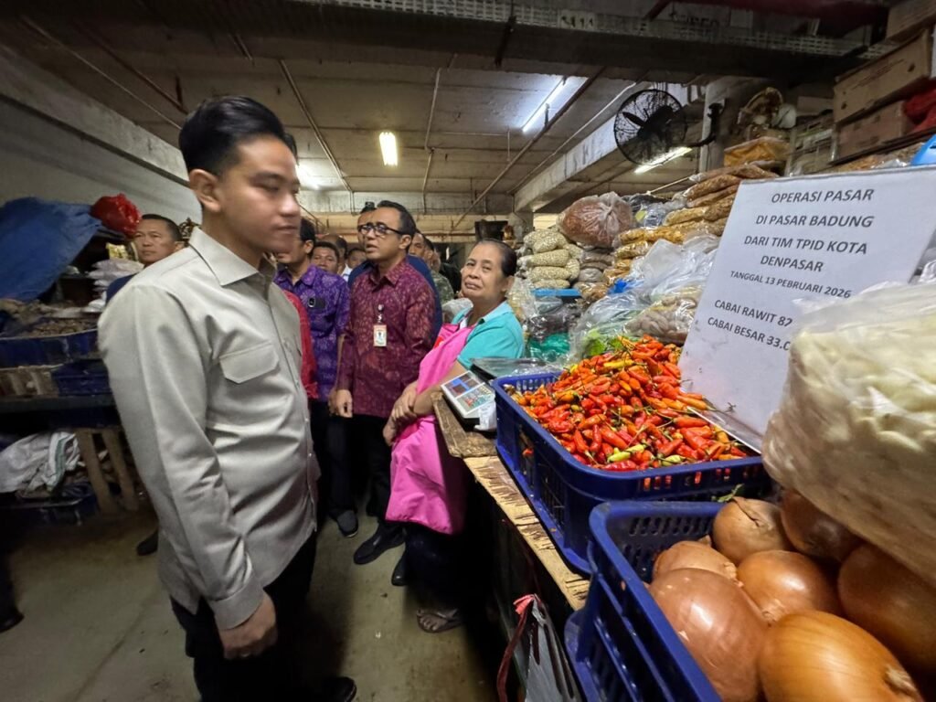 Wapres Gibran Rakabuming mengunjungi Pasar Badung, Kota Denpasar, Bali, Jumat (13/02/2026), FOTO: BPMI Setpres