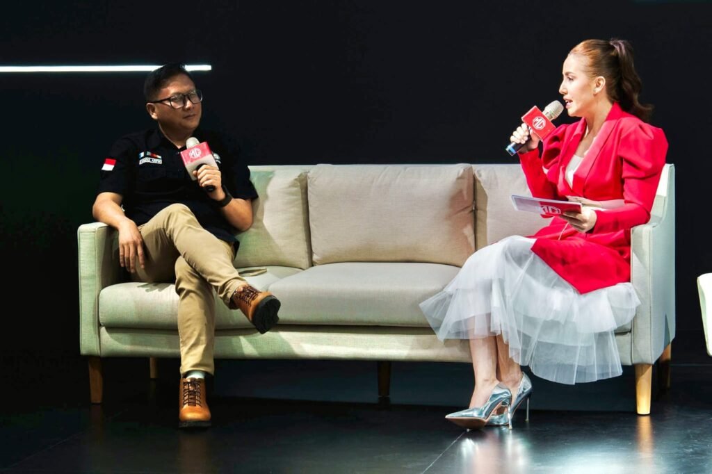 Kunjungan MG EV Community (MGEVC) ke booth MG pada ajang Indonesia International Motor Show (IIMS) 2026. FOTO: Allung06/portalbmi.id