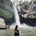Tegenungan Waterfall di Desa Kemenuh, Sukawati, Gianyar, menjadi salah satu destinasi wisata alam paling populer di Bali. FOTO: Santi07/portalbmi.id