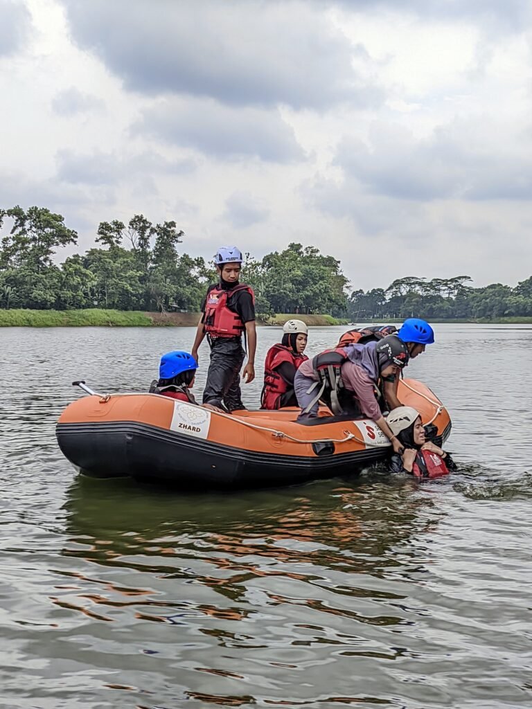Setara Peduli Bencana menggelar pelatihan intensif Water Rescue (Penyelamatan di Air). FOTO: Henny06/ portalbmi.id