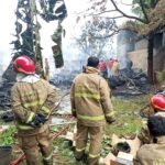 16 Unit Damkar Diterjunkan. FOTO: Henny06/ portalbmi.id