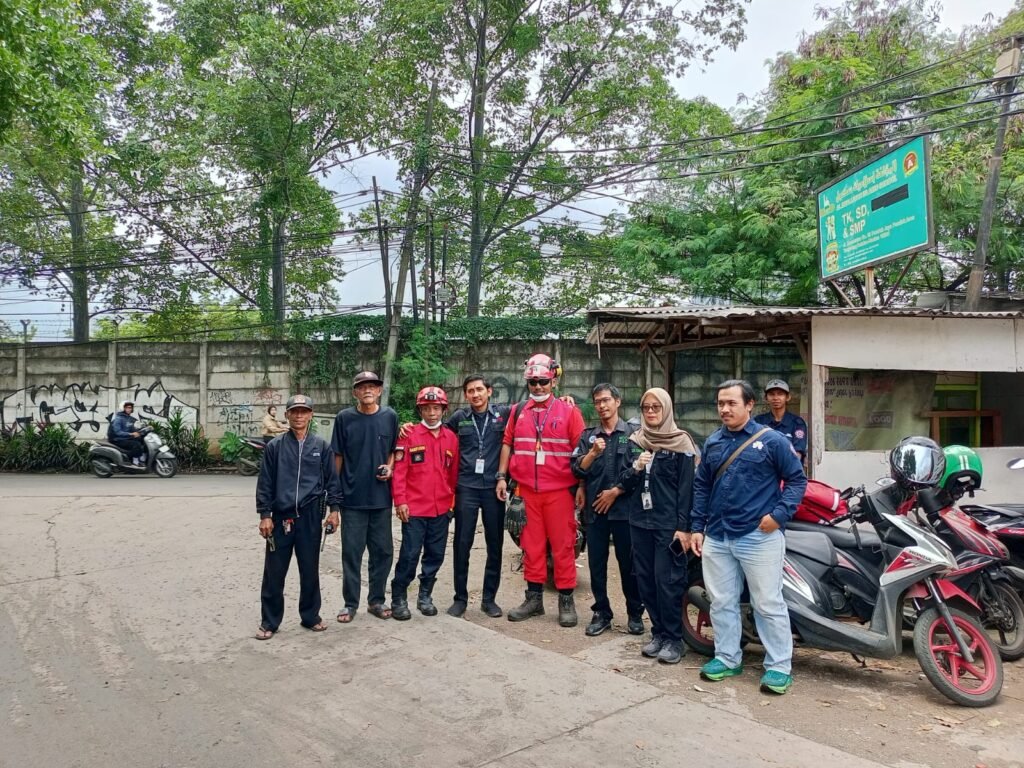 16 Unit Damkar Diterjunkan. FOTO: Henny06/ portalbmi.id