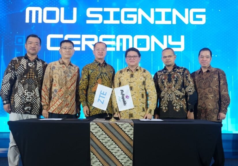 Perwakilan ZTE dan MyRepublic Indonesia berfoto bersama usai penandatanganan MoU Project Ascend. FOTO: Allung06/portalbmi.id