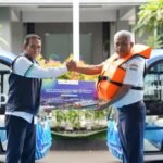 ASDP menyerahkan kurang lebih 750 unit life jacket sebagai bagian dari dukungan terhadap penguatan aspek keselamatan pelayaran. FOTO: Budi05/portalbmi.id