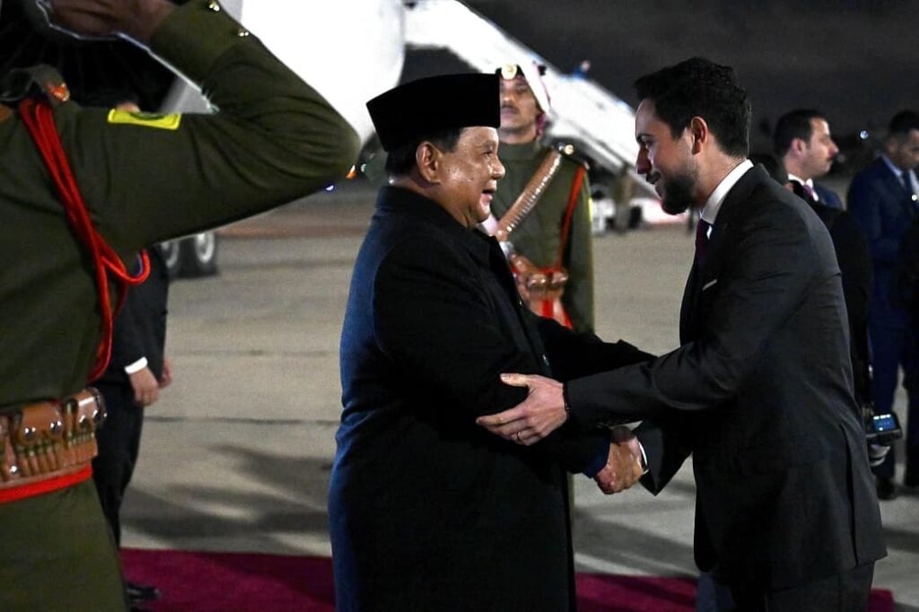 Presiden Republik Indonesia Prabowo Subianto tiba di Bandar Udara Militer Marka, Amman, Kerajaan Yordania Hasyimiah, pada Selasa, 24 Februari 2026. FOTO: BPMI Setpres