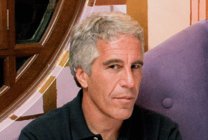 Jeffrey Epstein, seorang pemodal asal Amerika Serikat yang terlibat dalam kejahatan perdagangan seks dan eksploitasi seksual anak di bawah umur