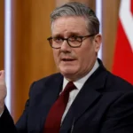 Perdana Menteri Inggris Keir Starmer memberikan keterangan pers situasi Timur Tengah di Downing Street, London, Inggris, Senin (16/3/2026). Foto: Brook Mitchell / POOL / AFP