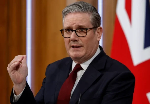 Perdana Menteri Inggris Keir Starmer memberikan keterangan pers situasi Timur Tengah di Downing Street, London, Inggris, Senin (16/3/2026). Foto: Brook Mitchell / POOL / AFP