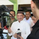 Kasatgas PRR Tito Karnavian di Batalyon Infanteri Raider Khusus 111/Karma Bhakti usai mendampingi Presiden Prabowo di Kabupaten Aceh Tamiang, Sabtu (21/3/2026) Foto: Kemendagri RI