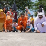 Wali Kota Pontianak Edi Rusdi Kamtono beserta tamu undangan rayakan Kulminasi matahari di Tugu Khatulistiwa. FOTO: portalbmi.id