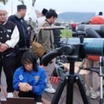 Pemantauan hilal PCINU Taiwan di Tamsui Fisherman's Wharf pada Kamis. (Sumber Foto : CNA, 19 Maret 2026)