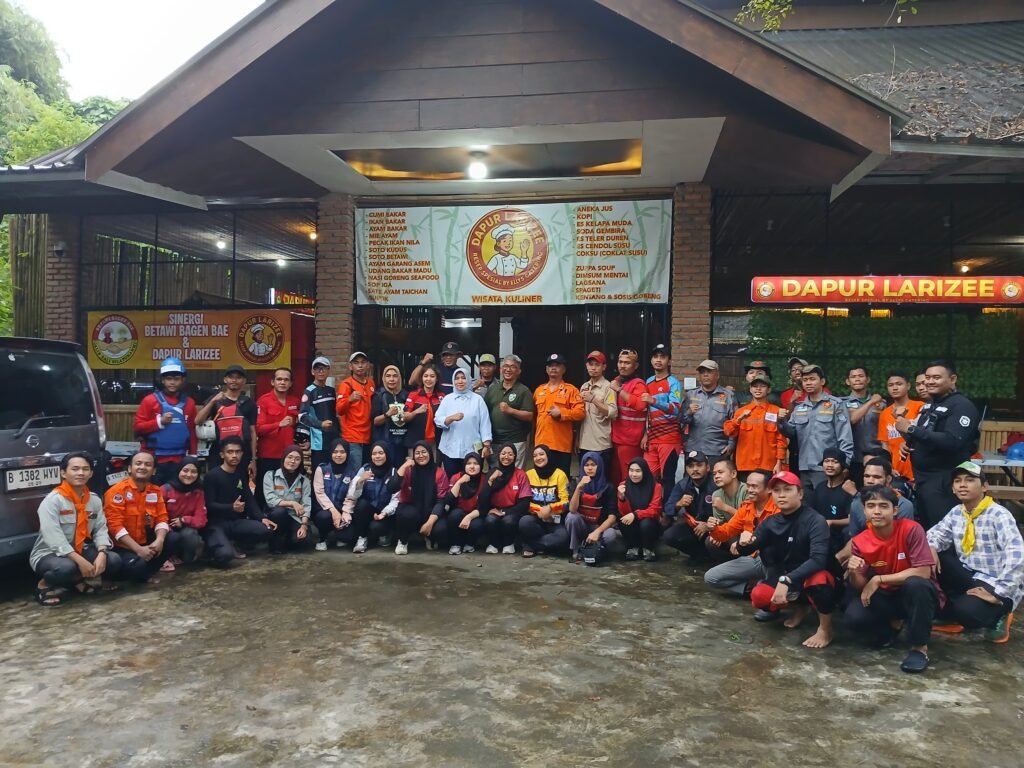 Kegiatan yang diinisiasi oleh Forum Potensi Tangerang Selatan bersama tokoh masyarakat Bunda Lista Hurustiati ini mengambil titik kumpul di Sungai Jaletreng. FOTO: Henny06-PBMI