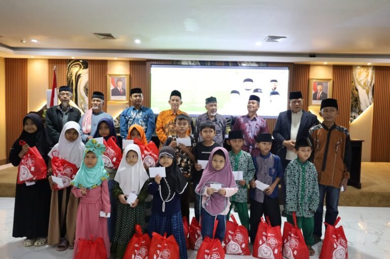 PW PII dan KB PII Banten Gelar Silaturahmi Akbar dan Santunan Anak Yatim di DPRD Banten. FOTO: Achie06/portalbmi.id