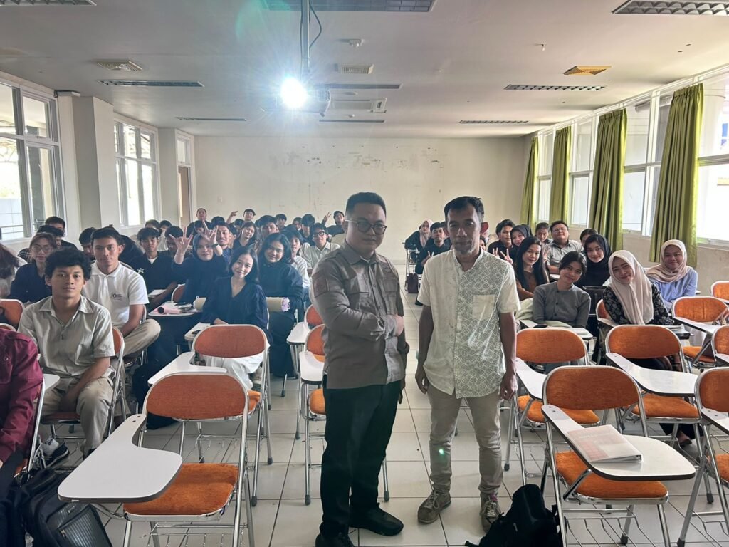 Firdaus Menghadirkan Direktur INTAN ( Penggiat Literasi Tengkawang Untan). FOTO: Firdaus06/portalbmi.id