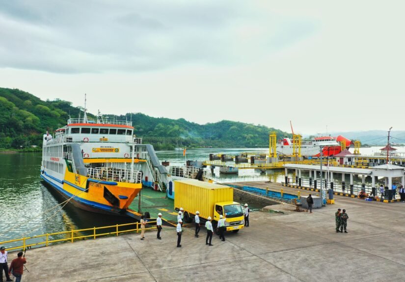 Menyambut pelaksanaan Hari Raya Nyepi di Pulau Bali, PT ASDP Indonesia Ferry (Persero) akan menghentikan sementara layanan penyeberangan di lintasan Jawa–Bali dan Lombok. FOTO: Budi05/portalbmi.id