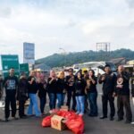 DPC Jargon Pulomerak Berbagi Takjil di Depan Terminal Eksekutif Pelabuhan Merak. FOTO: Budi05/portalbmi.id