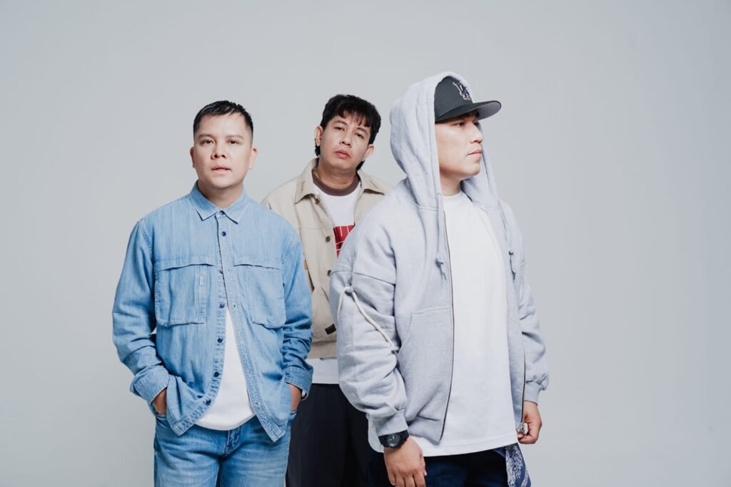 Band Armada kembali hadir dengan kejutan yang menyegarkan. Melepas single terbaru berjudul "Semalam". FOTO: Allung06/portalbmi.id