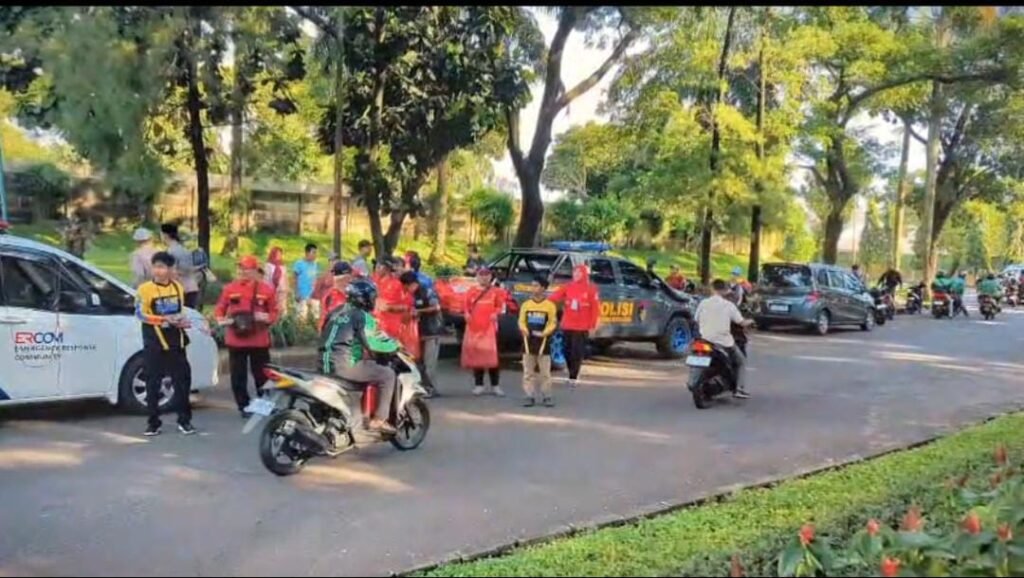 Sinergi Tanpa Batas Kolaborasi Relawan Tangsel Bagikan 1.000 Takjil dan Gelar Buka Puasa Bersama. FOTO: Henny06/portalbmi.id